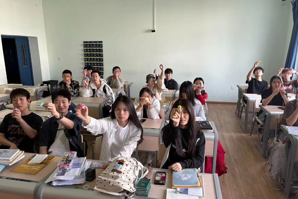 5·25心理健康文化节 | 汽车与建筑工程学院开展春日治愈手作情绪解压心理活动