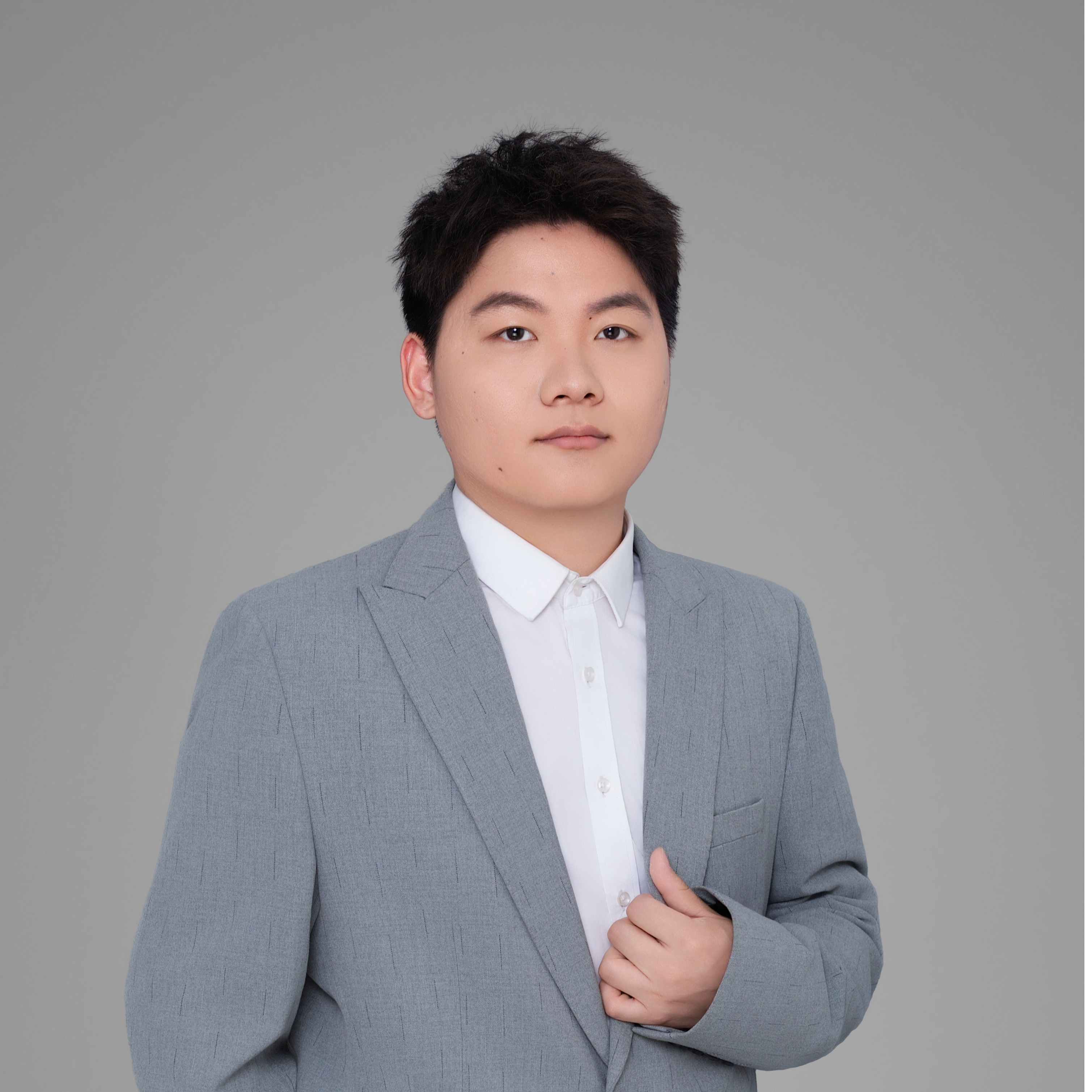 从华德到上理・考研专访｜张志豪：以奋斗为舟，赴理想之岸